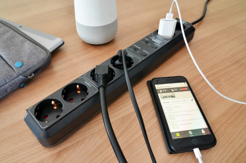Grenuttag 6-vägs Smart WiFi Brennenstuhl