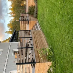 Hörnstolpe Harstena Svart 1450 mm Steel Design