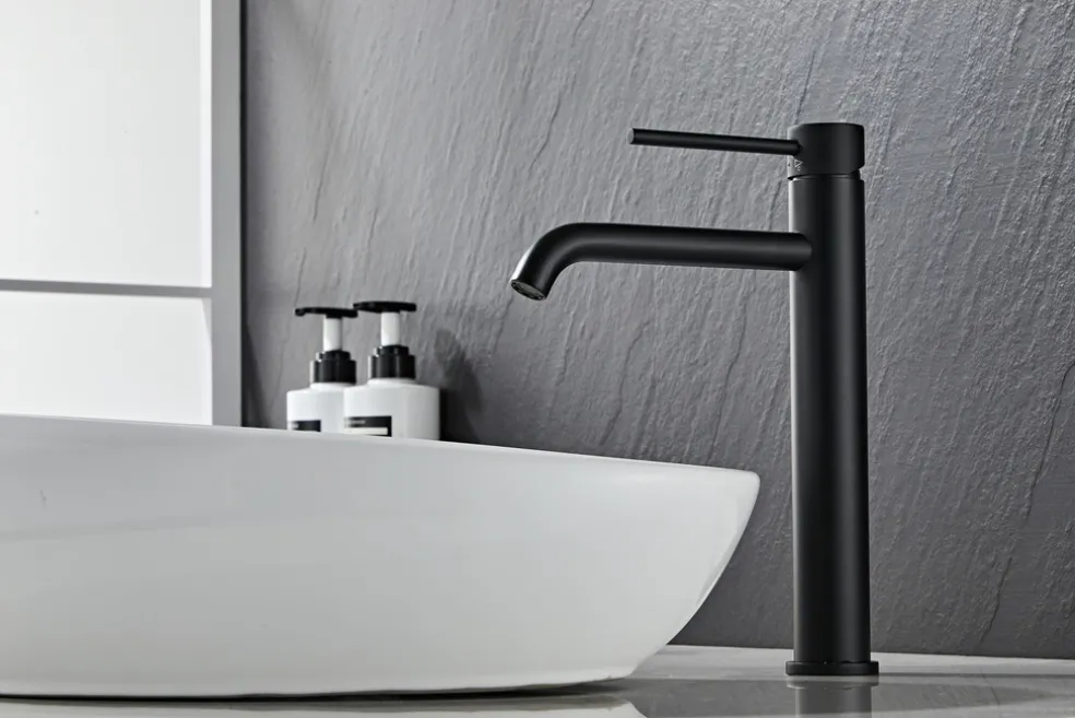 Tvättställsblandare Slim Vinkel Svart 282 mm