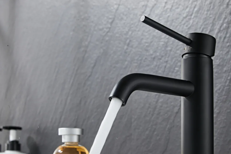 Tvättställsblandare Slim Vinkel Svart 183 mm