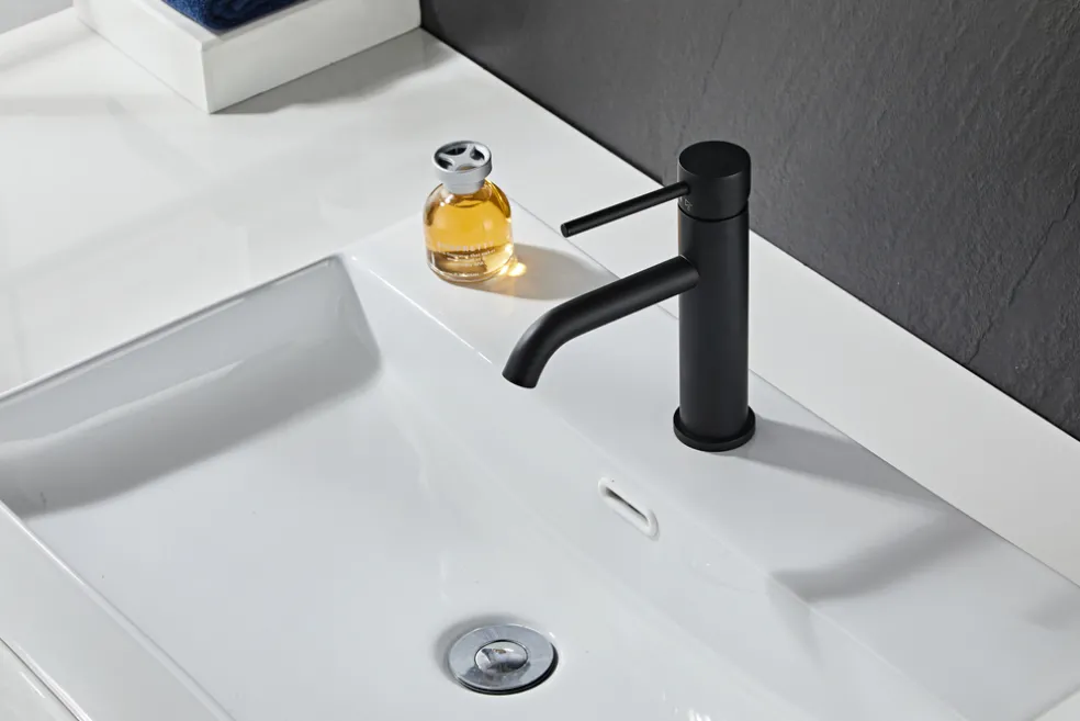 Tvättställsblandare Slim Vinkel Svart 183 mm